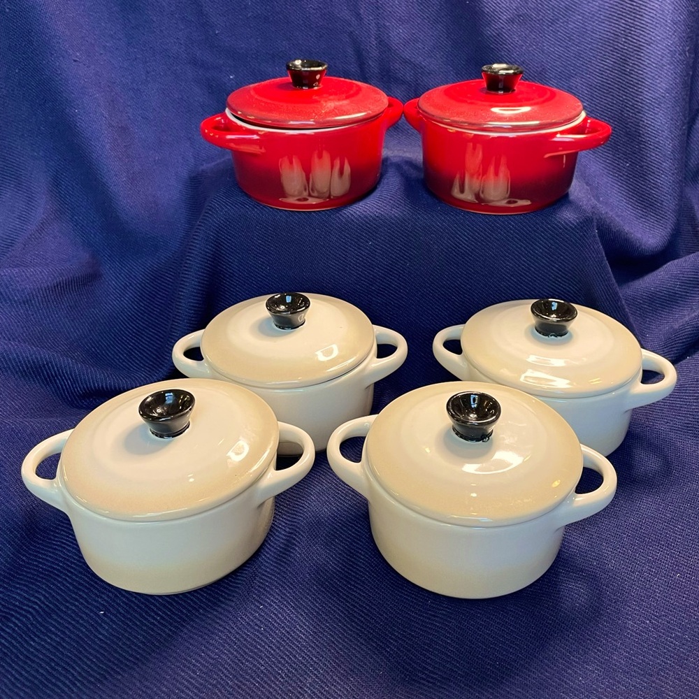 Set of 6 Crofton Lidded Mini Ceramic Casserole Dishes in Red Ang White